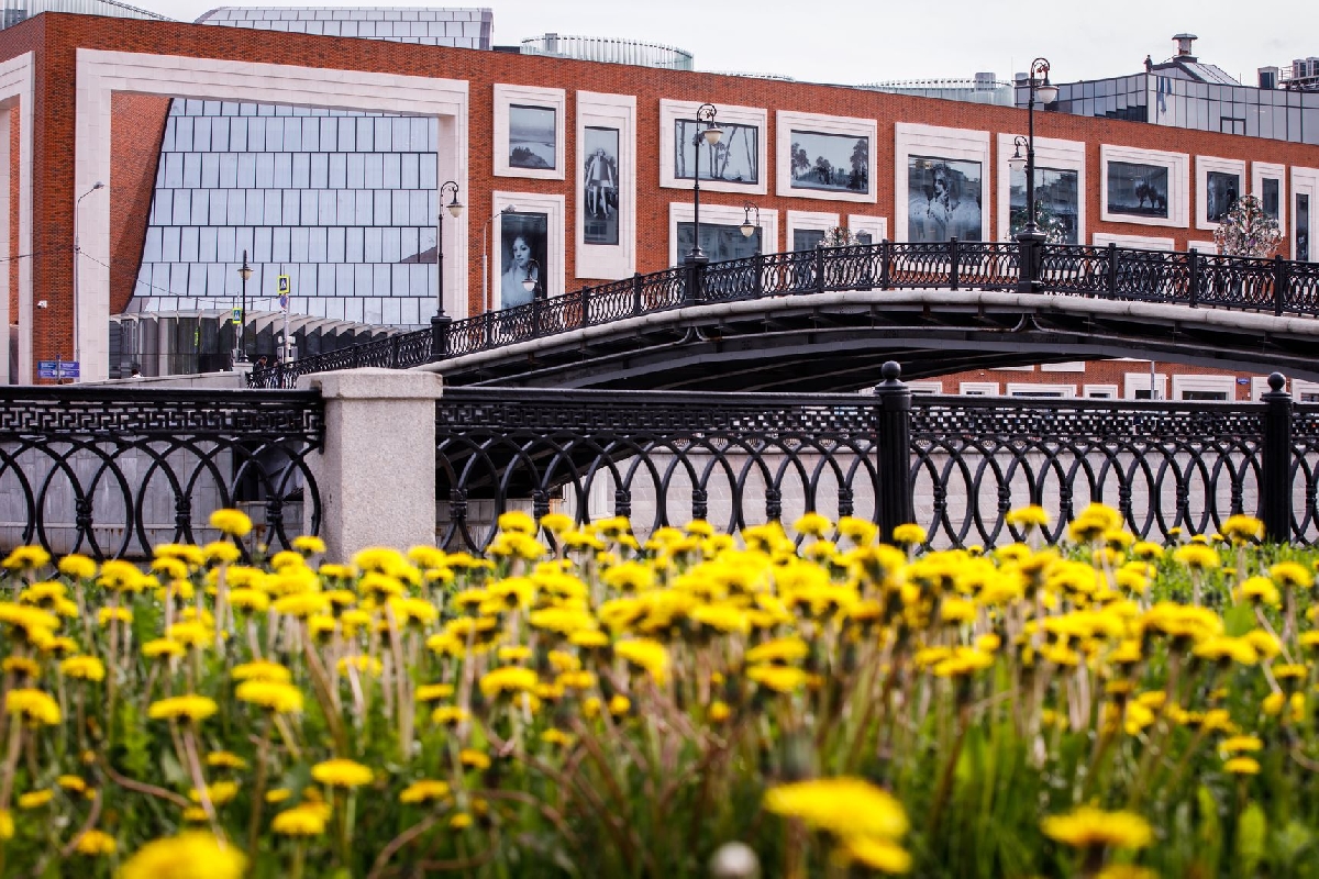 Третьяковская галерея на Кадашёвской набережной Третьяковская галерея на Кадашёвской набережной